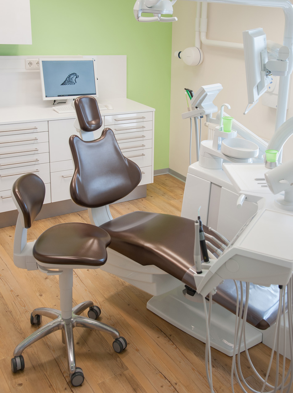 Moderne Zahnarztpraxis in Schenklengsfeld | Dr. Aick Hildebrand